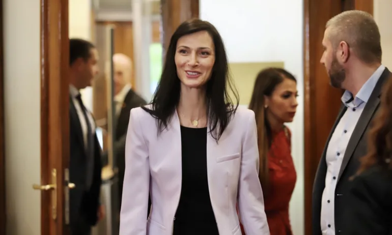 След днешното скатаване: ГЕРБ-СДС и Мария Габриел на среща с лидерите на ПП-ДБ в петък - Tribune.bg