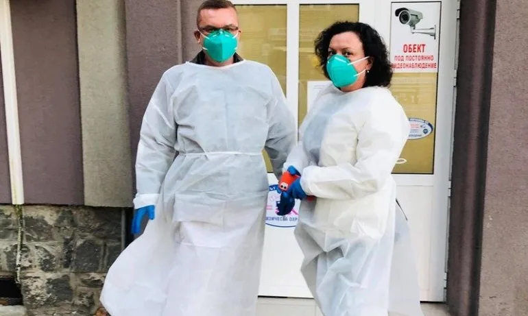 Димитър Бойчев и Ивелина Василева се включват към екипите на РЗИ в Бургас - Tribune.bg