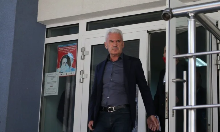 Сидеров се яви в полицията за предявяване на материали по обвинения - Tribune.bg