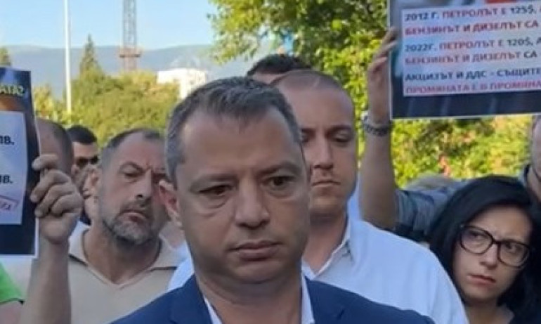 Делян Добрев: Някой прикрива нещата с цените на горивата (ВИДЕО) - Tribune.bg