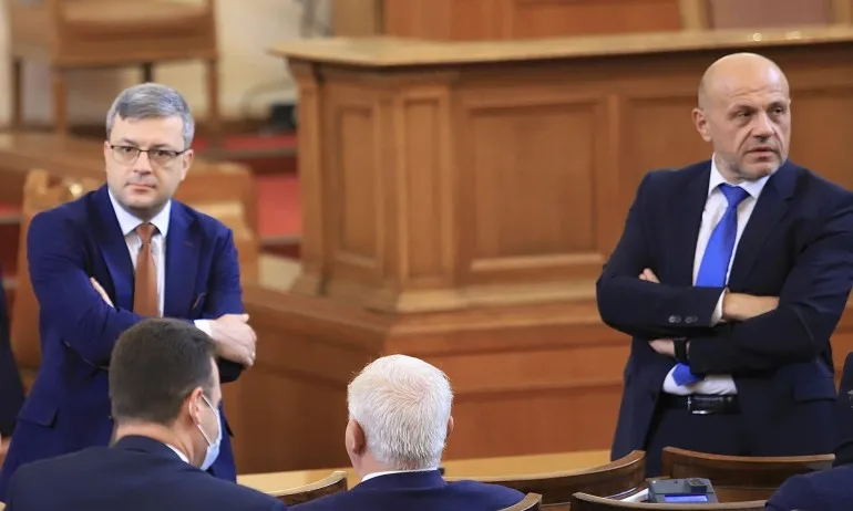 Биков: С новия проект Радев разчиства част от протестните партии, ще ги постави на ръба на оцеляването - Tribune.bg