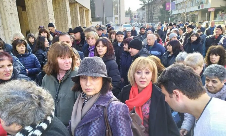 Манолова стана за смях: Институциите действат, адвокатката иска обяснение - Tribune.bg