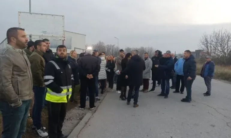 Протест заради катастрофата, при която загина семейство вчера, затвори Околовръстното на Пловдив - Tribune.bg