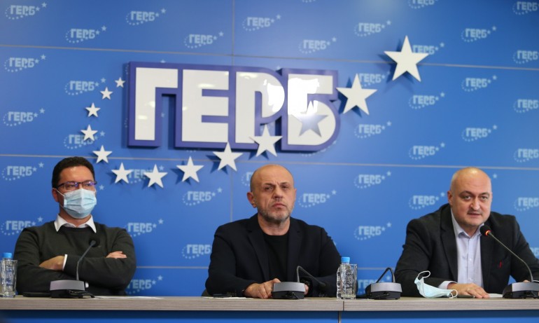 ГЕРБ: Рашков се държи като папарак на регионален вестник, но всичко, което казва излиза неистина (ВИДЕО) - Tribune.bg