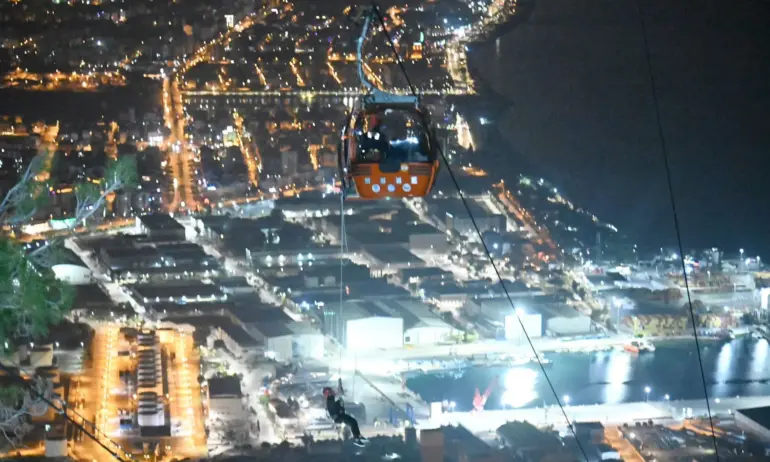 Трагедия в Анталия: Загинал и ранени при инцидент с кабинков лифт, над 100 души останаха в капан на 600 метра височина - Tribune.bg