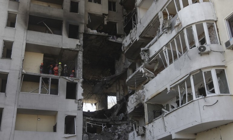 Войната в Украйна: Одеса се готви за руски десант; Зеленски: Здравно обслужване в страната е катастрофално - Tribune.bg