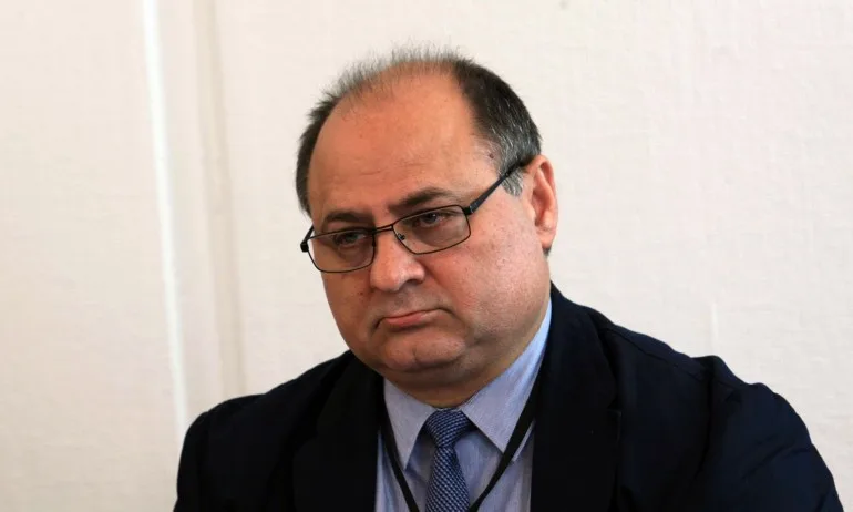 Евтим Костадинов: Президентската институция е под влиянието на хора, свързани с репресивните служби на БКП - Tribune.bg