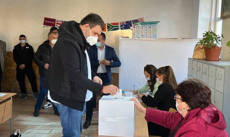 Делян Пеевски: Крайно време да бъдат сложени спирачки на олигархичното задкулисие в страната - Tribune.bg