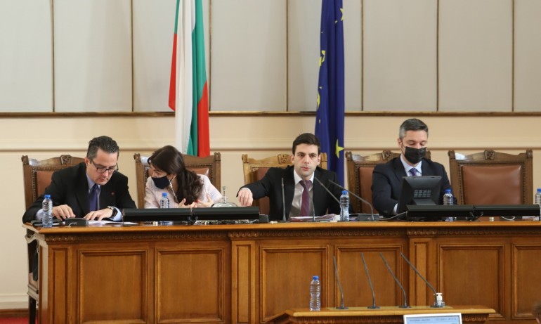 Седем нови депутати от „Продължаваме промяната“ /ПП/ влизат в парламента.Николай