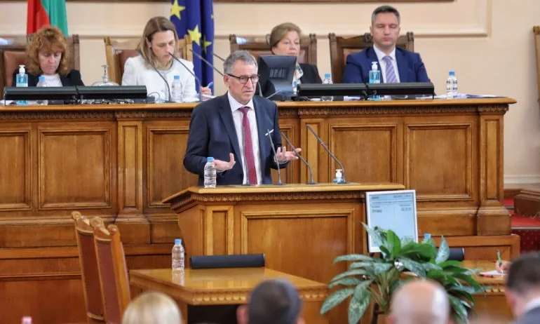 Стойчо Кацаров предлага стара идея на ГЕРБ правителствена болница да стане детска - Tribune.bg