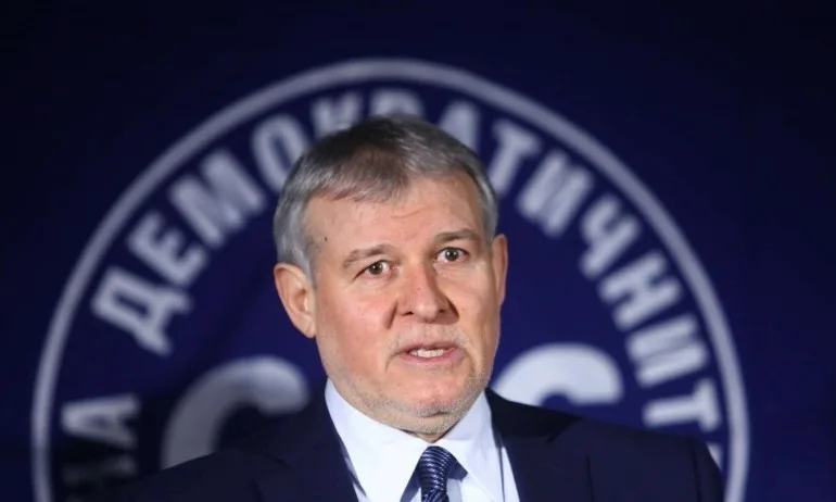 СДС настояват за незабавна оставка на Румен Радев, след днешното решение на КС - Tribune.bg