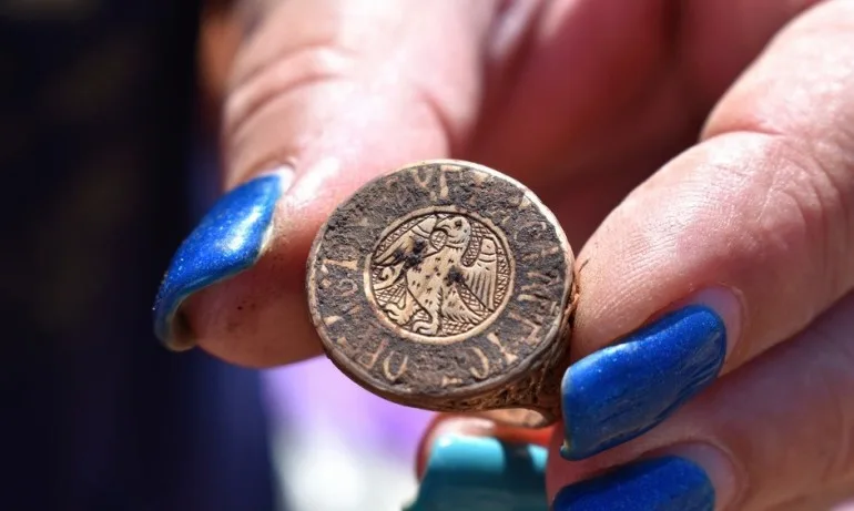 Откриха пръстен на принц, погребан на нос Калиакра (СНИМКИ) - Tribune.bg