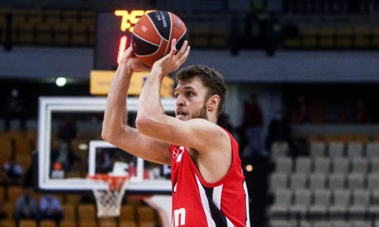 Нов страхотен мач за Везенков - Tribune.bg