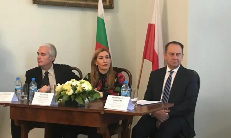 Ангелкова: Партньорството с Полша е важно за растежа на входящия ни туризъм - Tribune.bg