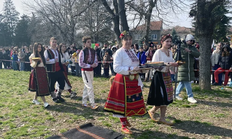 Луковит отбеляза националния празник 3 март с тържествено общоградско честване - Tribune.bg