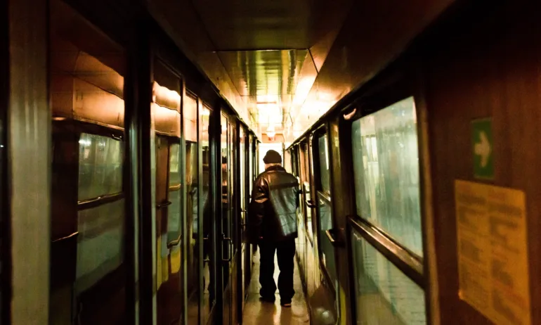 Запали се пътническият влак София-Варна - Tribune.bg