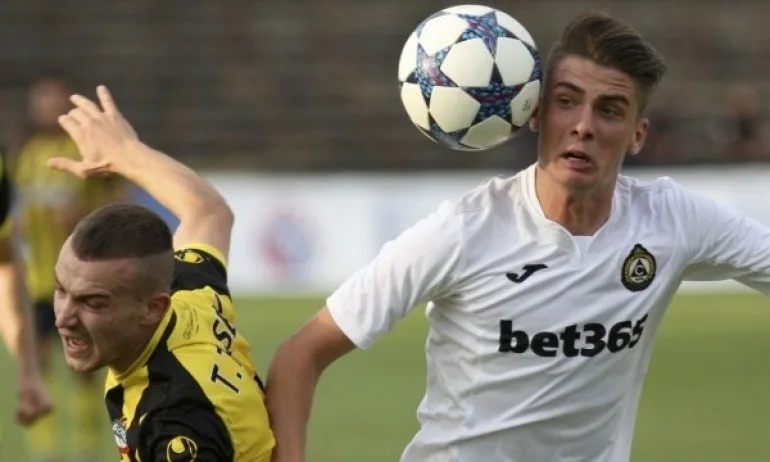 Италиански тим проявява интерес към младежки национал - Tribune.bg