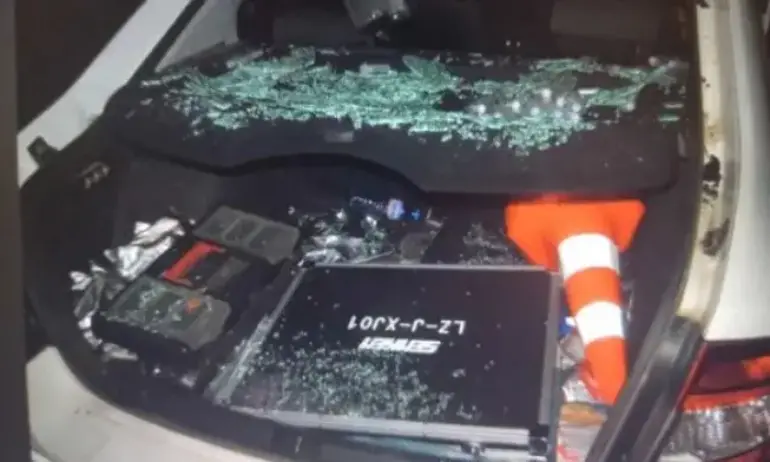 Гонка и потрошена патрулка в разградско село - Tribune.bg