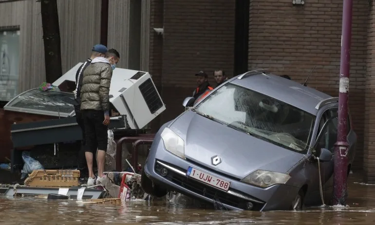 Двама загинали и десетки разрушени къщи след пороите в Белгия - Tribune.bg