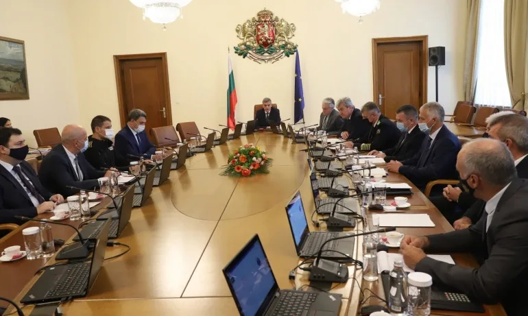 Янев предложи отговорността за оградата по границата да премине към МВР - Tribune.bg