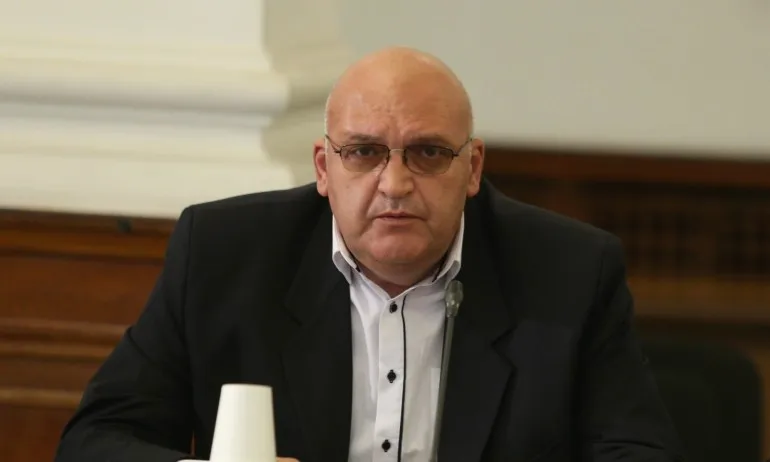 Д-р Брънзалов: В училищата няма да има сериозни огнища, ако се спазват мерките - Tribune.bg