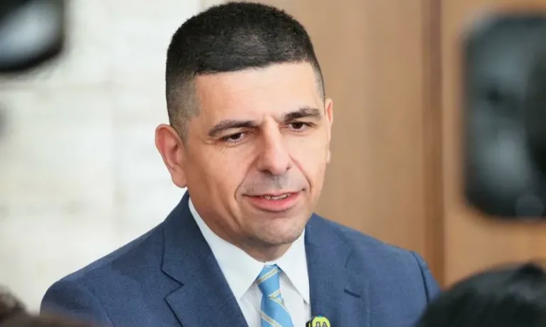 Ивайло Мирчев за Лукойл: Правителството се крие за съжаление - Tribune.bg