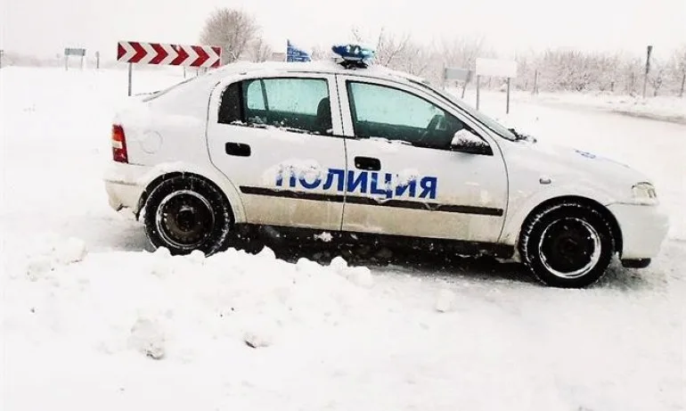 Код зима: Пътна блокада в страната заради снега - Tribune.bg