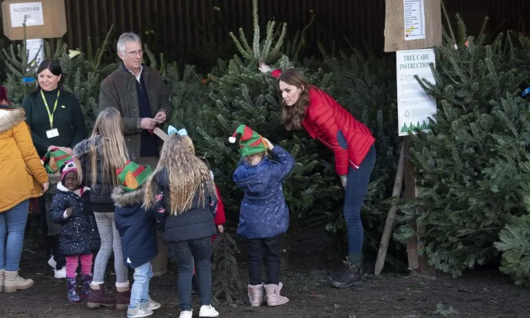 Херцогинята на Кеймбридж обу български чорапи - Tribune.bg