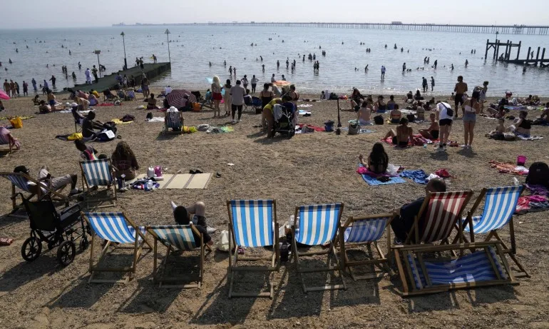 На Острова: 5000 паунда глоба за почивка зад граница - Tribune.bg