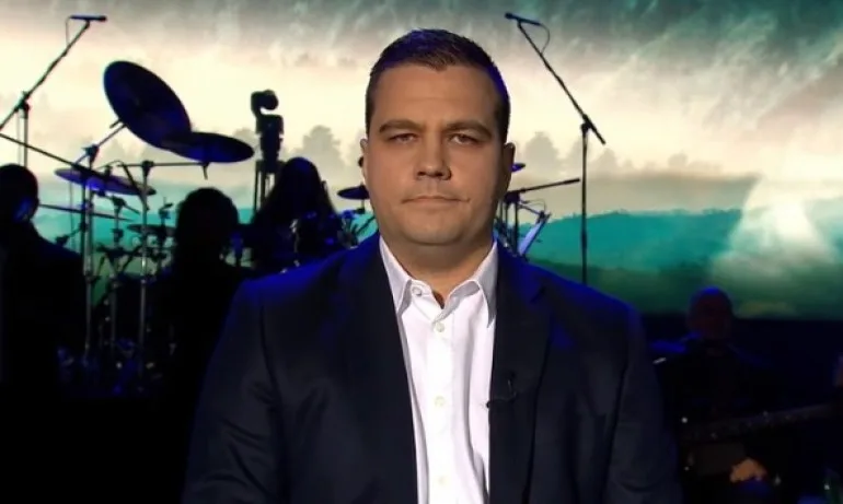 Зад кулисите на шоуто Има такъв народ - Слави Трифонов се подиграва с генерал Мутафчийски - Tribune.bg