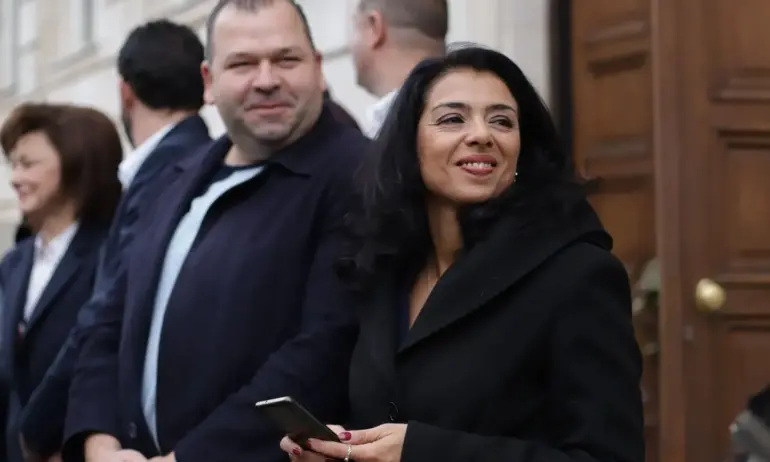 Ваня Григорова се оплака, че няма заплата, а я чака ипотека - Tribune.bg