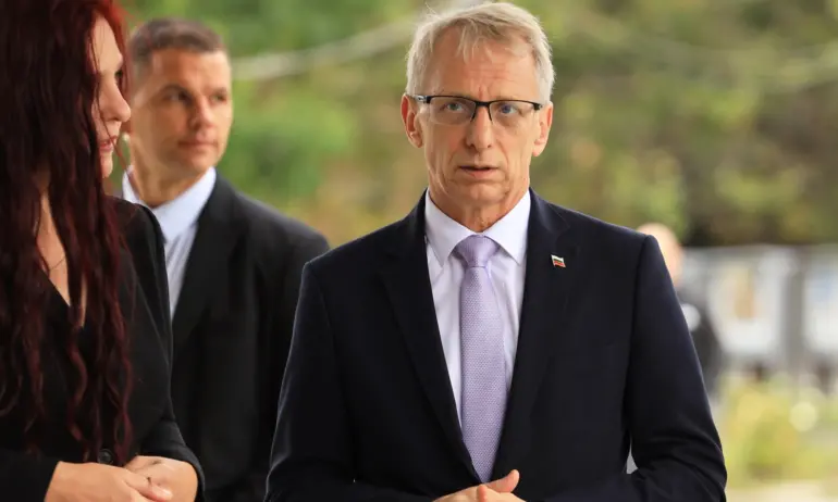 Денков ще отговаря на въпроси във фейсбук на 7 септември - Tribune.bg