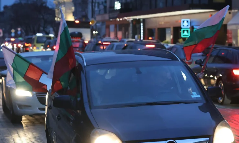 Куцо, кьораво, сакато днес иска да е богато. Азбуката не познава, но разбира от Държава - Tribune.bg