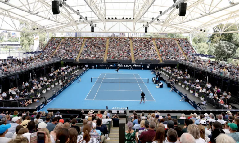 До 30 000 зрители на ден на кортовете в Австралия - Tribune.bg