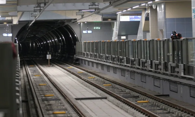 Протестиращи спряха метрото към Младост - Tribune.bg