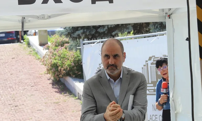 Цветанов дава интервюта все едно е изпран с двойна доза белина - Tribune.bg