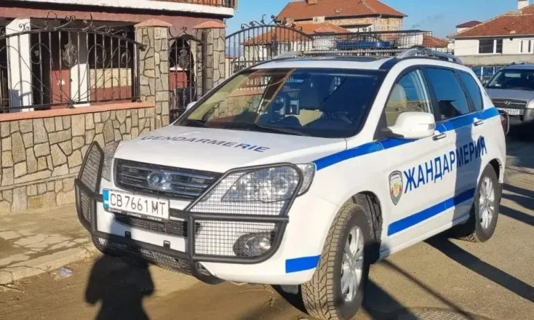 Спецакция в Симеоновград, обграден е от полиция и жандармерия - Tribune.bg