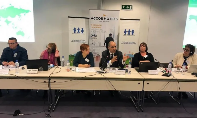 Цветанов: Най-големите опасности за децата са в интернет (ВИДЕО) - Tribune.bg