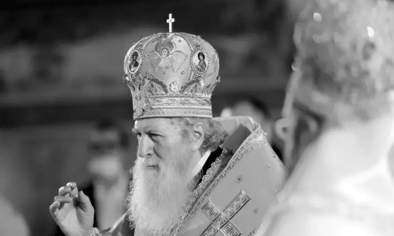 Йерусалимският патриарх Теофилос III: Неофит допринесе за единството на нашата Църква - Tribune.bg