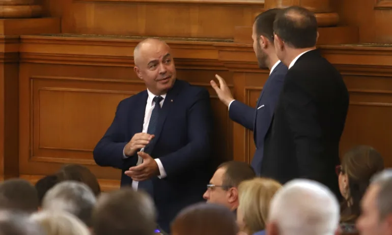 Разместване в програмата предизвика Георги Свиленски да се обърне към Искрен Митев: Елате отвън да ви го обясня! - Tribune.bg