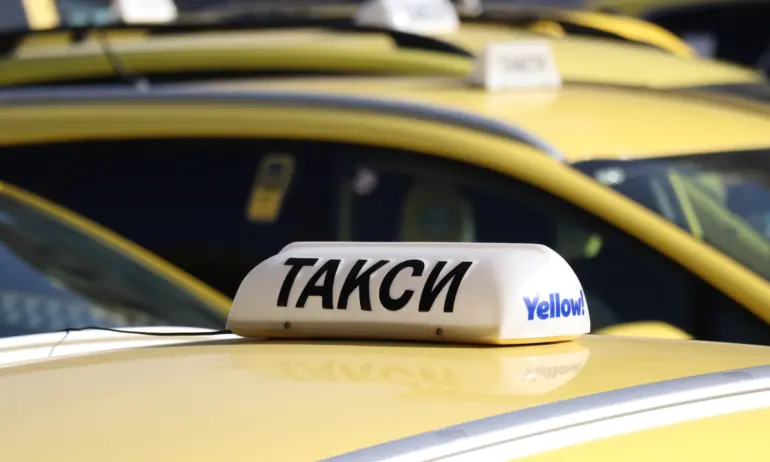 Напрежение: Таксиметрови шофьори в София готови на протест заради липса на стоянки на бул. „Витоша“