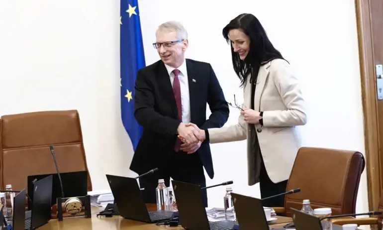 ПП-ДБ настояват за излаз към света: Денков държи да поеме Външно министерство в противоречие със споразумението - Tribune.bg