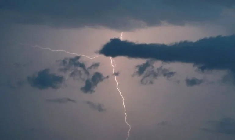 Наводнения и бури в Испания - Tribune.bg