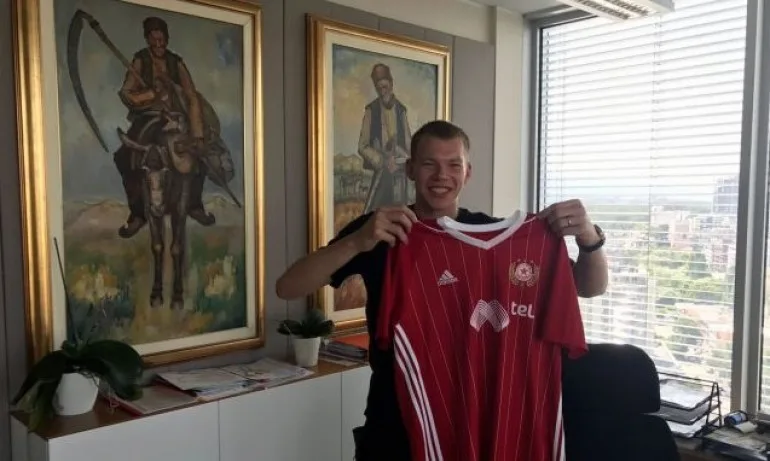 Вратар на ЦСКА помага на бившия си тим - Tribune.bg