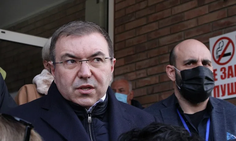 Министър Ангелов: Няма притеснения за недостиг на легла в болниците - Tribune.bg