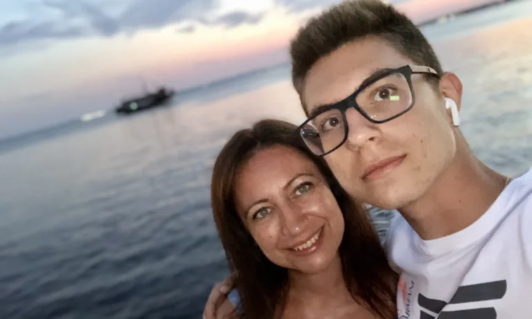 Зов за помощ: 18-годишният Кристиан се нуждае от средства, за да продължи животоспасяващото си лечение - Tribune.bg