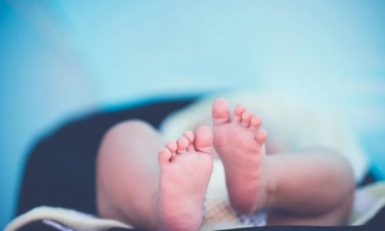 Над 30 деца, сред които и бебе са новозаразените с КОВИД-19 в Ямболска област - Tribune.bg