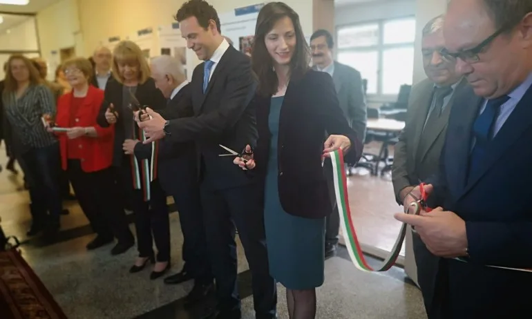Еврокомисар Мария Неделчева-Габриел откри нова научно-индустриална лаборатория - Tribune.bg