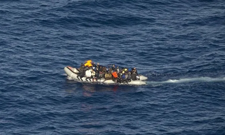 Задържан е рекорден брой мигранти при опит да влязат във Великобритания - Tribune.bg