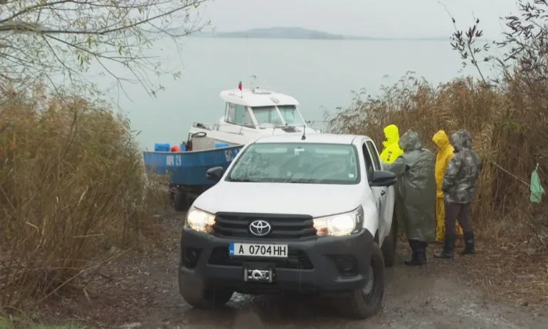 Търсят изчезналите рибари с още един сонар - Tribune.bg